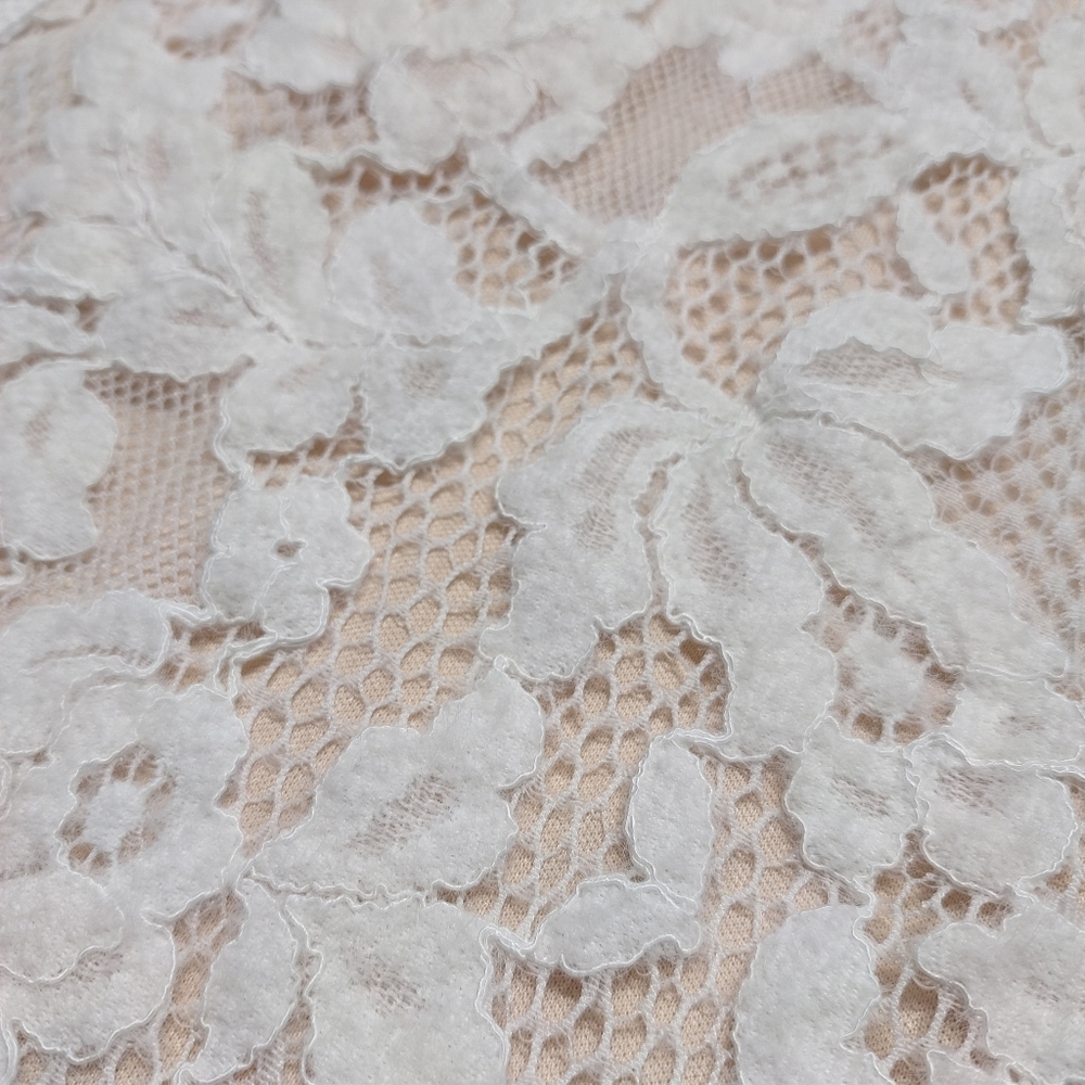 Lulus White Floral Lace Maxi Dress Size L V-Neck Flutter Sleeve Front Slit - Picture 11 of 14